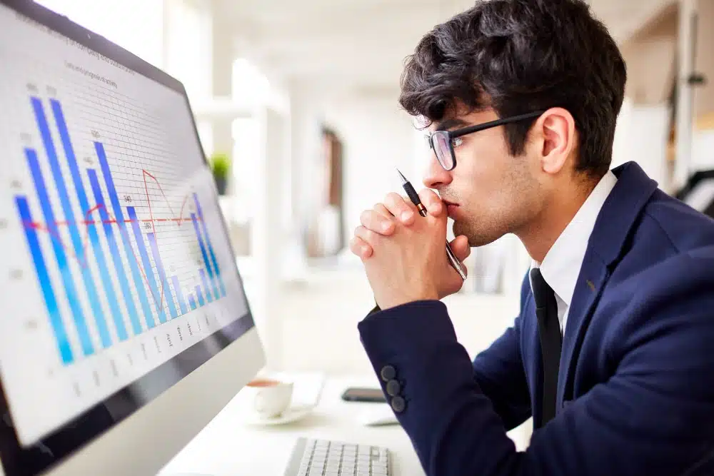 Traders seek reversals when the volume and price move don't correlate